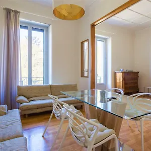 di-leos-flats.taorminaitalyhotels.com/